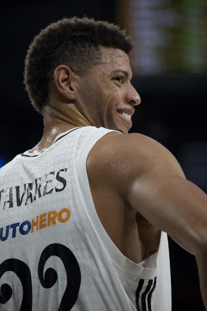 Tavares sonriendo Tavares sonriendo